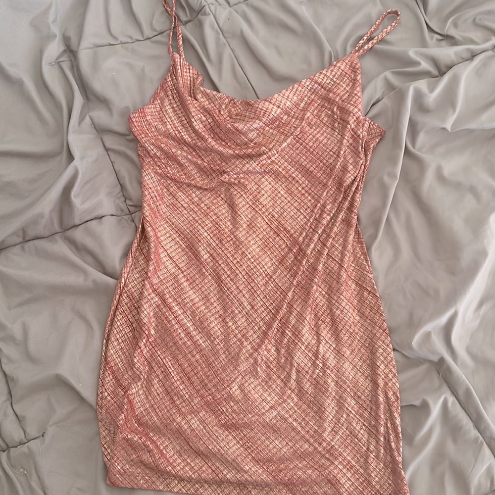 Pretty pink/purple  dress - Picture 2 of 2